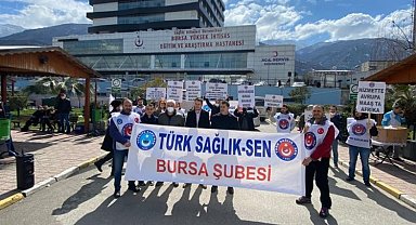 Bursa'da sendikalı sağlıkçılar: Kazanım yerine hezimet var!