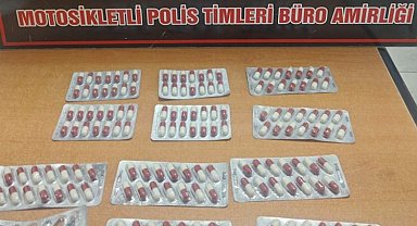 Çalıntı motosiklette uyuşturucu ile yakalandı