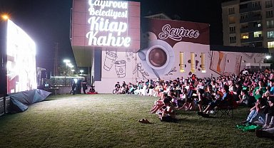 Çayırova'da, açık havada sinema keyfi