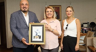 Cumhuriyetin 100. yılına özel pul Başkan Hürriyet'e hediye edildi