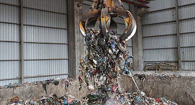 Dünyada parmakla gösteriliyor... Çöp olarak çıktığı eve elektrik olarak dönüyor!