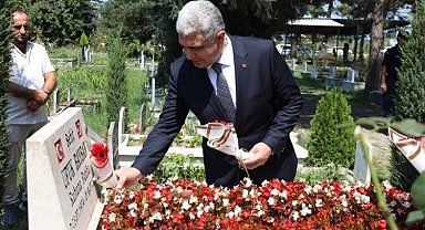 Düzce Valisi'nden şehitliğe ziyaret