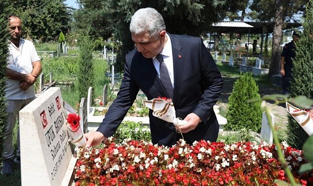 Düzce Valisi'nden şehitliğe ziyaret