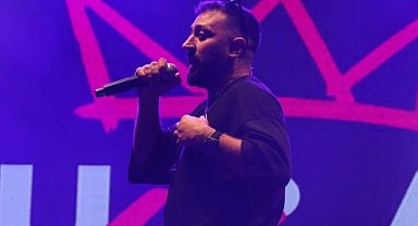 Düzce'de Tefo & Seko ve Burak King sahne aldı