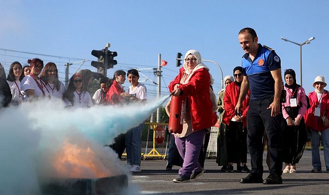 Isparta'dan gelen 40 gönüllüye Sakarya'da yangın eğitimi