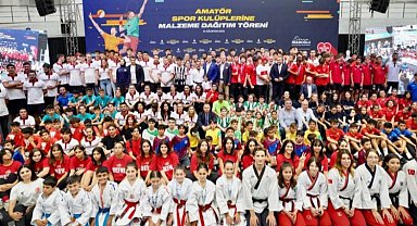 İstanbul Büyükşehir spora ve sporcuya desteği artarak sürüyor