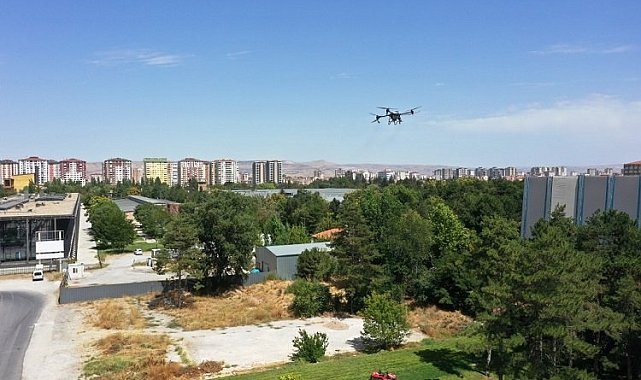 Kayseri Kocasinan'da droneli ilaçlama