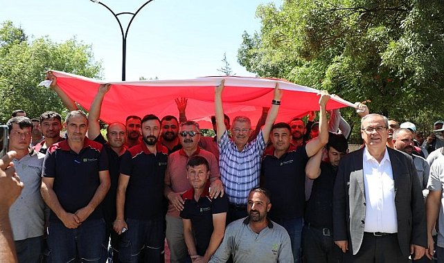 Kayseri Şeker çalışanları Başkan Akay'ı bağrına bastı