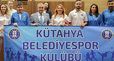 Kütahya'da başarılı sporcular ödüllendirildi
