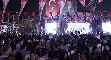 Meydanlarda 30 Ağustos coşkusu