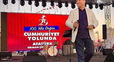 Mithat Güven'in Zafer Marşı coşkuyla dinleniyor
