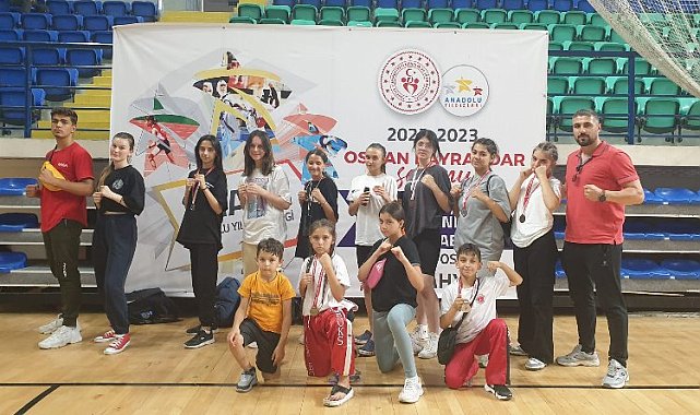 Pazaryerili Kick Boksçular Kütahya'dan madalyalarla döndü