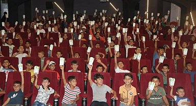 Şanlıurfa'daki çocukların sinema keyfi