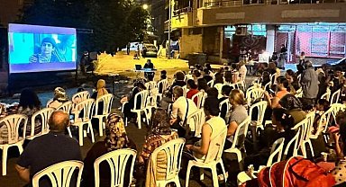 Saray'da açık havada yaz sineması keyfi