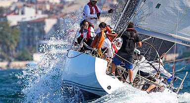 Tirilye'de Olympos Regatta mücadelesi nefes kesti
