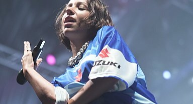 Zeynep Bastık'tan 'turne' müjdesi