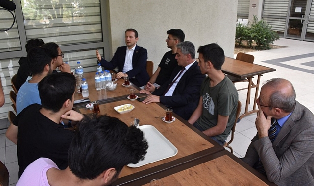 Ahmet Kılıç, yurtlardaki çalışmaları inceledi