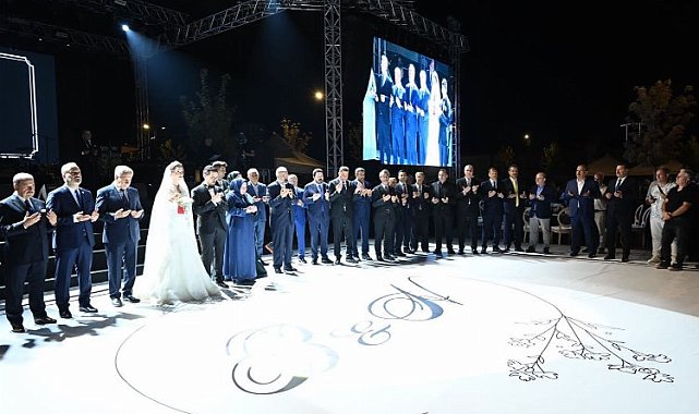 Alinur Aktaş'ın mutlu günü!