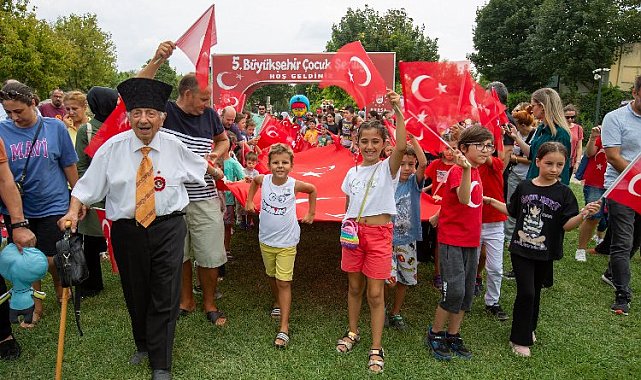 Bursa'da Çocuk Şenliği ile tatile veda edildi