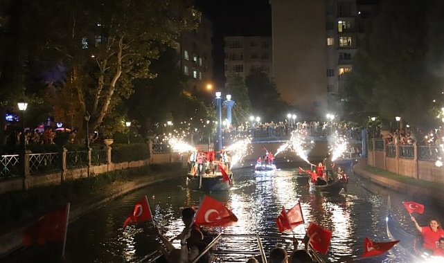 Fener alayı coşkusu geceyi aydınlattı