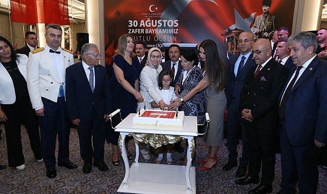 Kayseri Büyükşehir'den 101'nci Yıl Resepsiyonu
