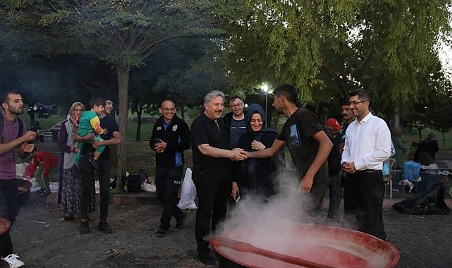Kayseri Melikgazi binlerce aileyi salçada buluşturdu