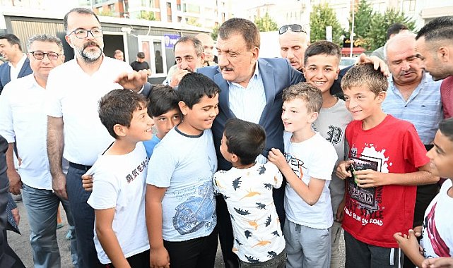 Malatyalı iş insanları 26 çocuğun kirvesi oldu