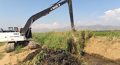 Manisa Baklacı'da dere temizliği