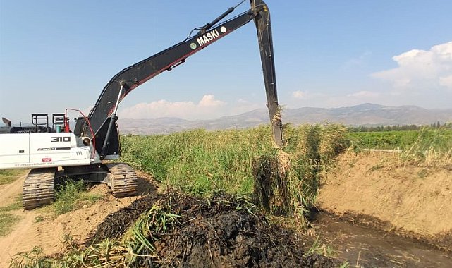 Manisa Baklacı'da dere temizliği