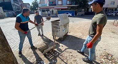 Manisa'da yağmur suyu ızgaralarında temizlik sürüyor