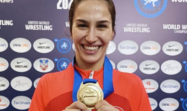 Milli güreşçi Buse Tosun Çavuşoğlu dünya şampiyonu