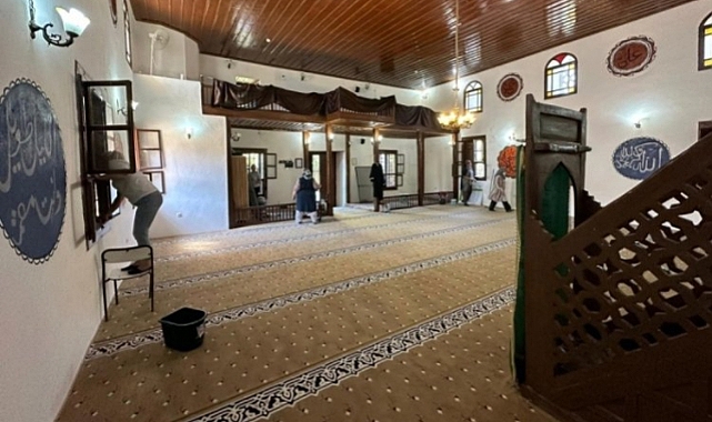 Nilüfer Hatun Cami ilgisizlikten kurtuldu