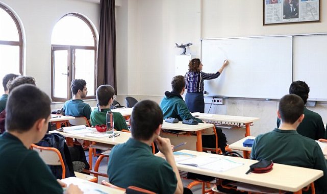 Ortaöğretim'de değişiklik 'Resmi'leşti... Test usulü sınav son verildi