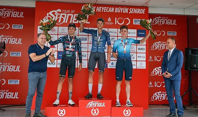 Tour of İstanbul'a Stampe imzası