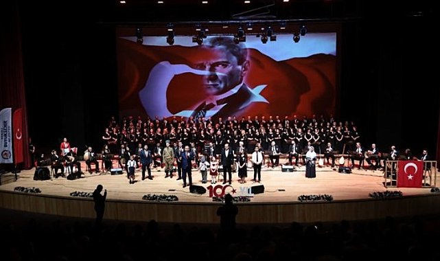 Atatürk'ün sevdiği şarkılarla muhteşem konser