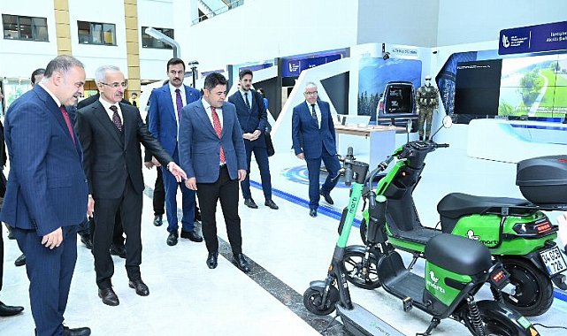 Bakan Uraloğlu'ndan BTK Akademi'ye ziyaret