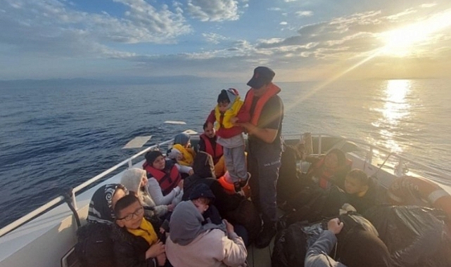 Balıkesir'de 49 düzensiz göçmen kurtarıldı