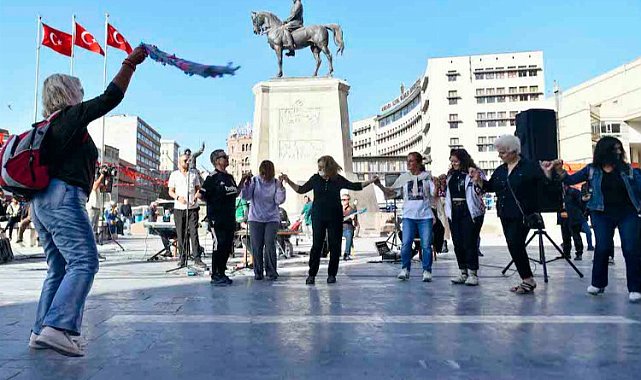 Başkent sokaklarında 100. yıl coşkusu