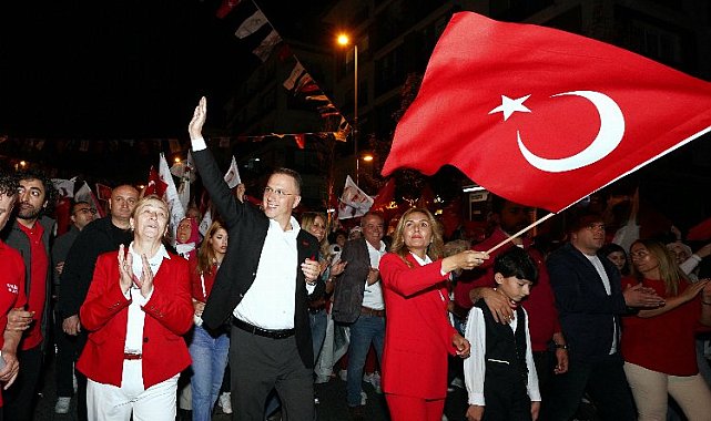 Beylikdüzü'nde binlerce kişi 100. yıl için yürüdü