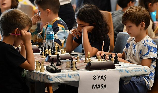Beylikdüzü'nde satranç turnuvası tamamlandı