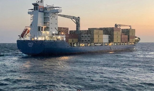 Bulgaristan'a seyir halindeki konteyner gemi Boğaz'da arızalandı