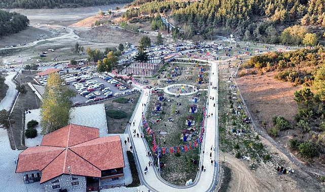 Bursa Demirtaş'ta hafta sonu izdihamı