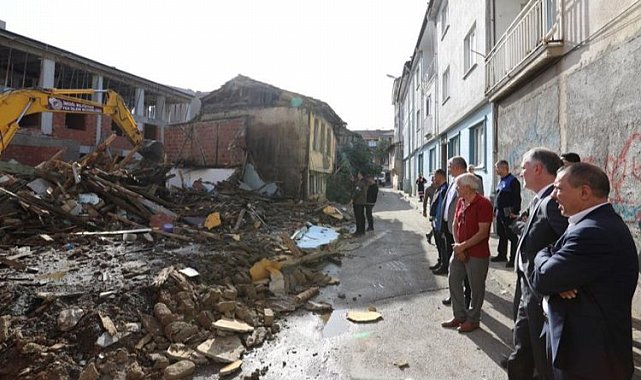 Bursa İnegöl'de metrukların yıkımına başlandı