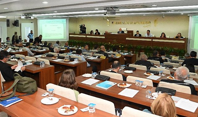 İzmir Karabağlar'da kentsel dönüşüm kamu gücüyle yapılacak
