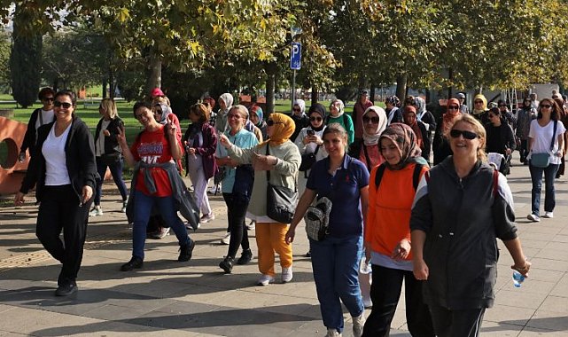 İzmitli kadınladan farkındalıklı yürüyüş