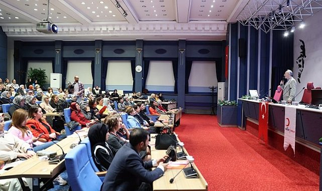 Kayseri Büyükşehir'den kadın personele meme kanseri eğitimi
