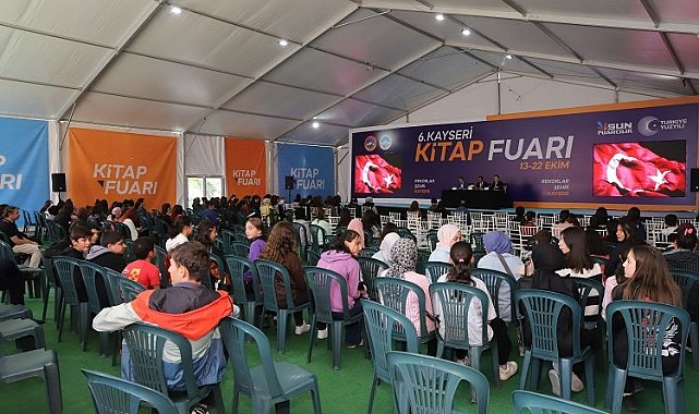 Kayseri Kitap Fuarı yoğun ilgi gördü