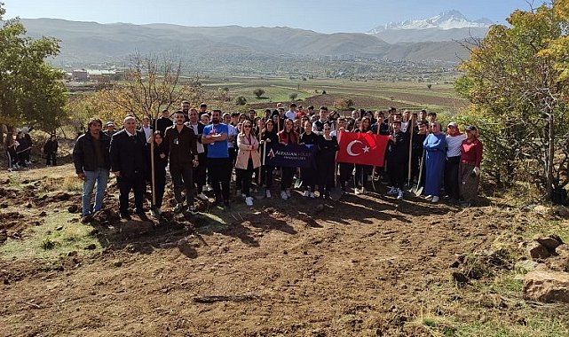 Kayseri Talas'ta ağaç dikme mesaisi bitmiyor