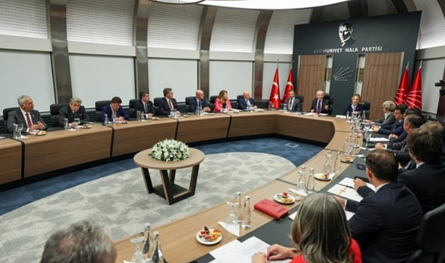 Kılıçdaroğlu, CHP'li milletvekilleri ile görüştü