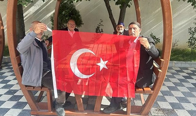 Kocaeli Dilovası Türk bayrakları ile donatıldı